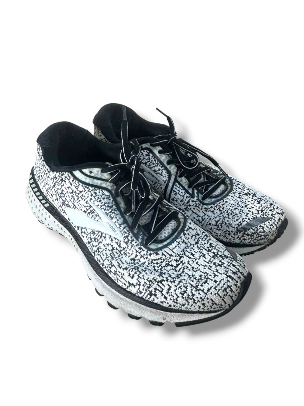 Women’s Brooks Adrenaline GTS 20 Black White Running Sneakers Size 9